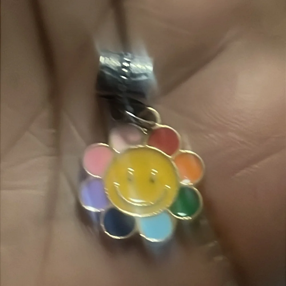 SMILEY HAPPY FACE  FLOWER‎ CHARM PENDANT